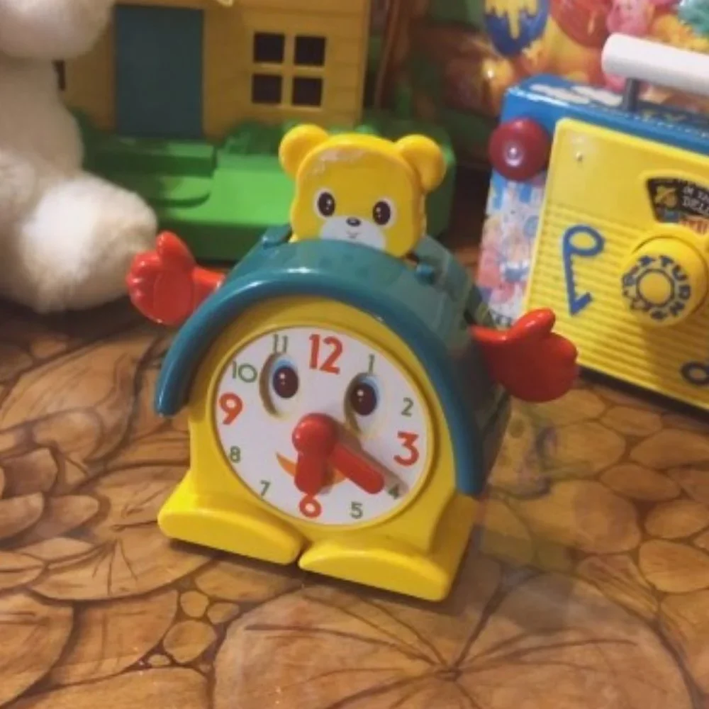 80s Vintage Baby Wind-up Musical Toy 1988 Battat Hickory Dickory Dock WORKS - Picture 3 of 5